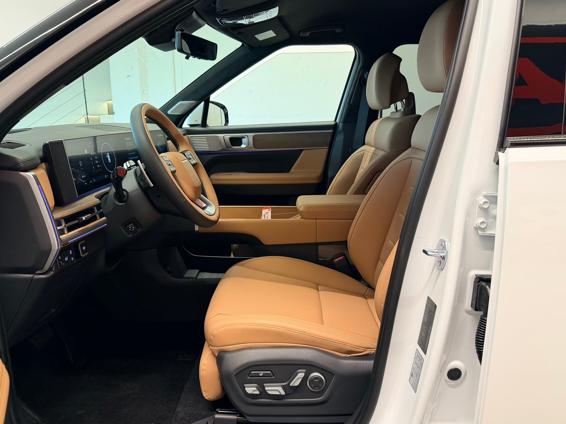 HYUNDAI Santa Fe 1.6 T-GDi PHEV Calligraphy 4WD Automatic-image-11