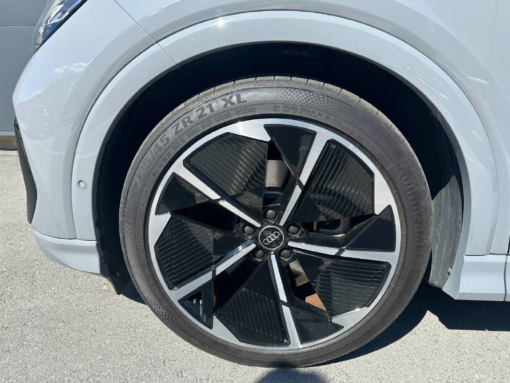 AUDI Q4 e-tron 50 quattro-image-5