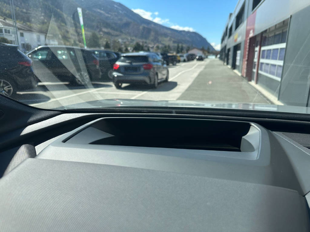 AUDI Q4 e-tron 50 quattro-image-12