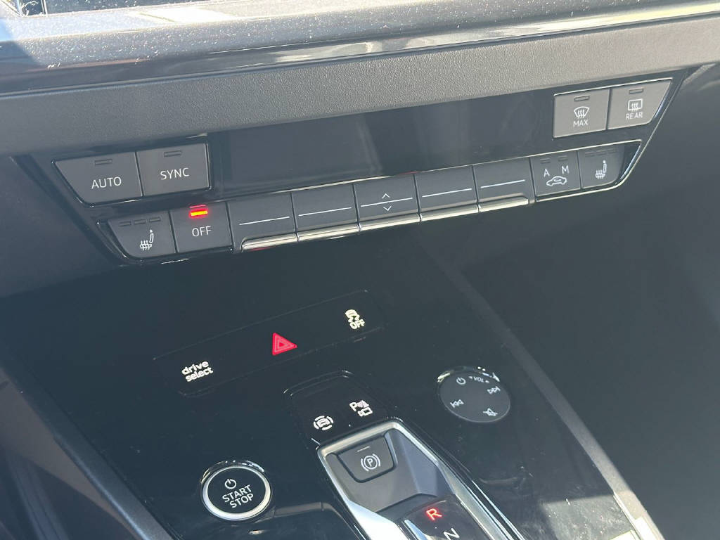 AUDI Q4 e-tron 50 quattro-image-13