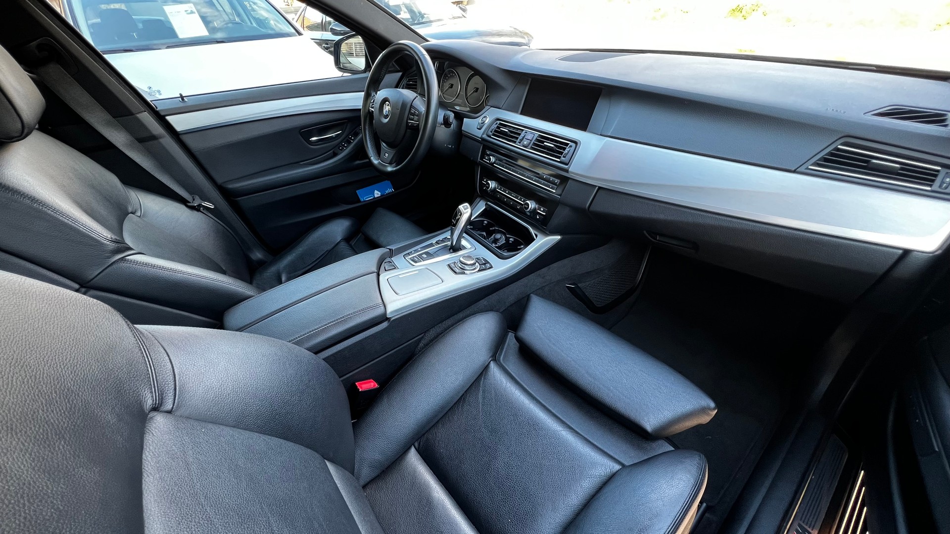BMW 525d xDrive Touring Steptronic-image-5