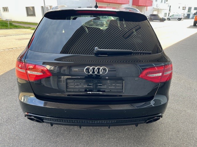 AUDI RS4 Avant 4.2 FSI V8 quattro S-tronic-image-3