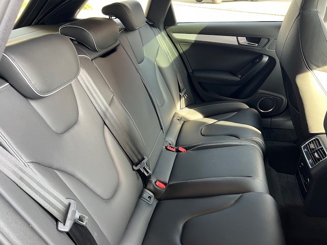 AUDI RS4 Avant 4.2 FSI V8 quattro S-tronic-image-8
