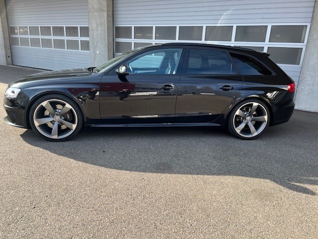 AUDI RS4 Avant 4.2 FSI V8 quattro S-tronic