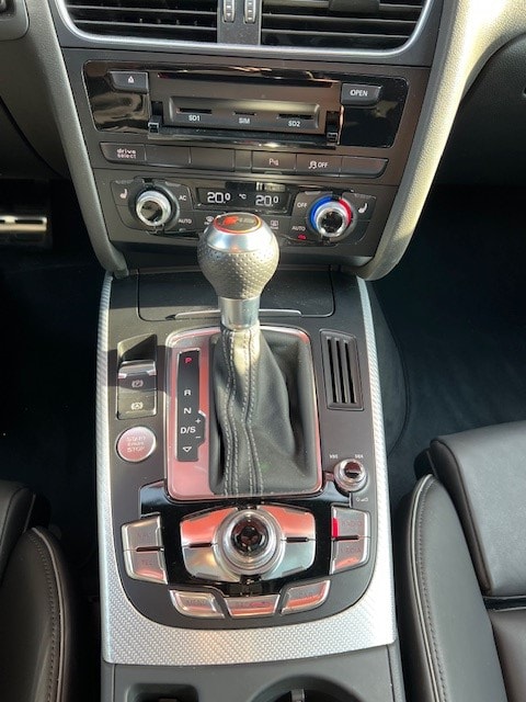 AUDI RS4 Avant 4.2 FSI V8 quattro S-tronic-image-10