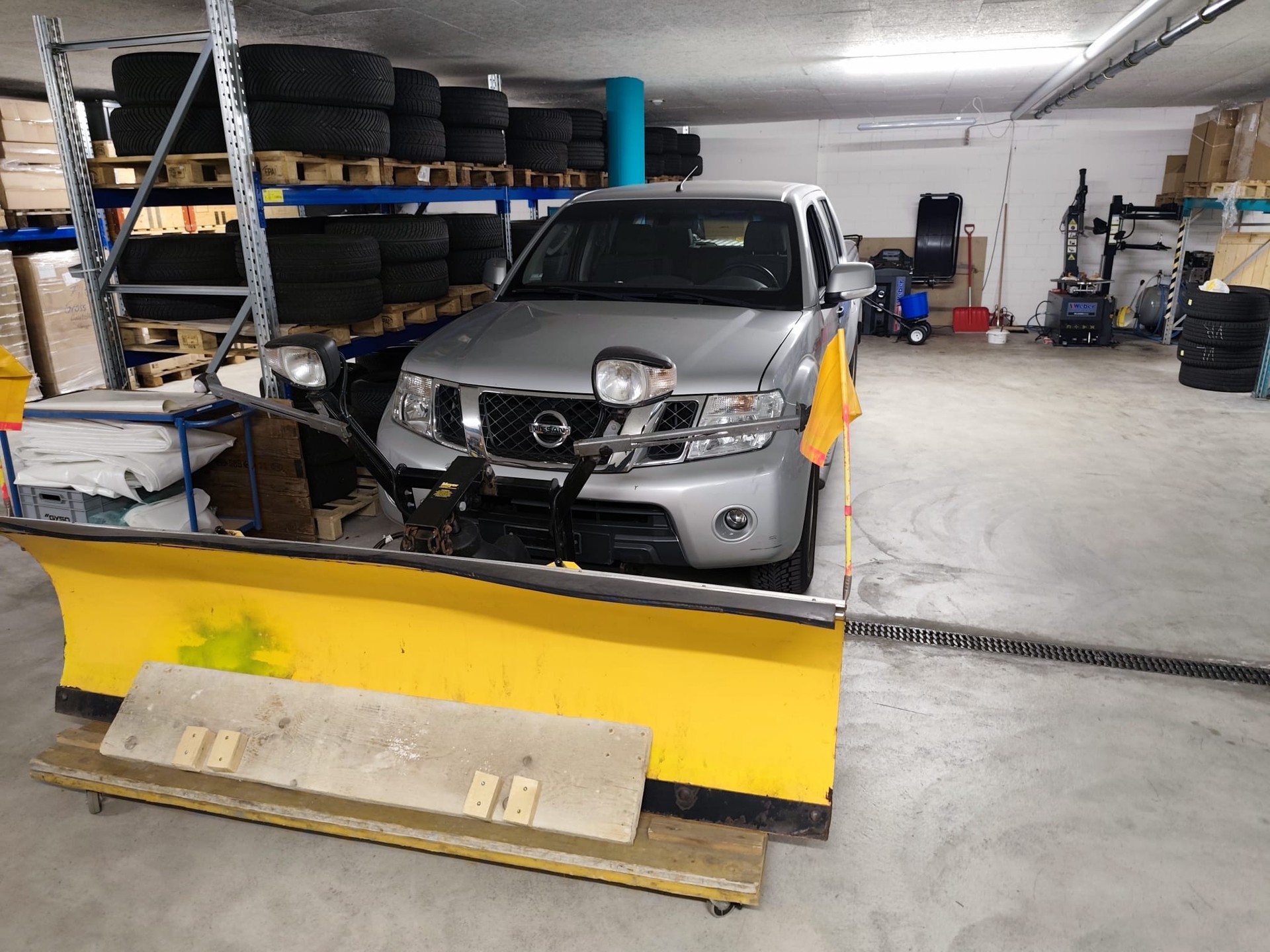 NISSAN Navara Double Cab LE 2.5 dCi 4WD Automat-image-1