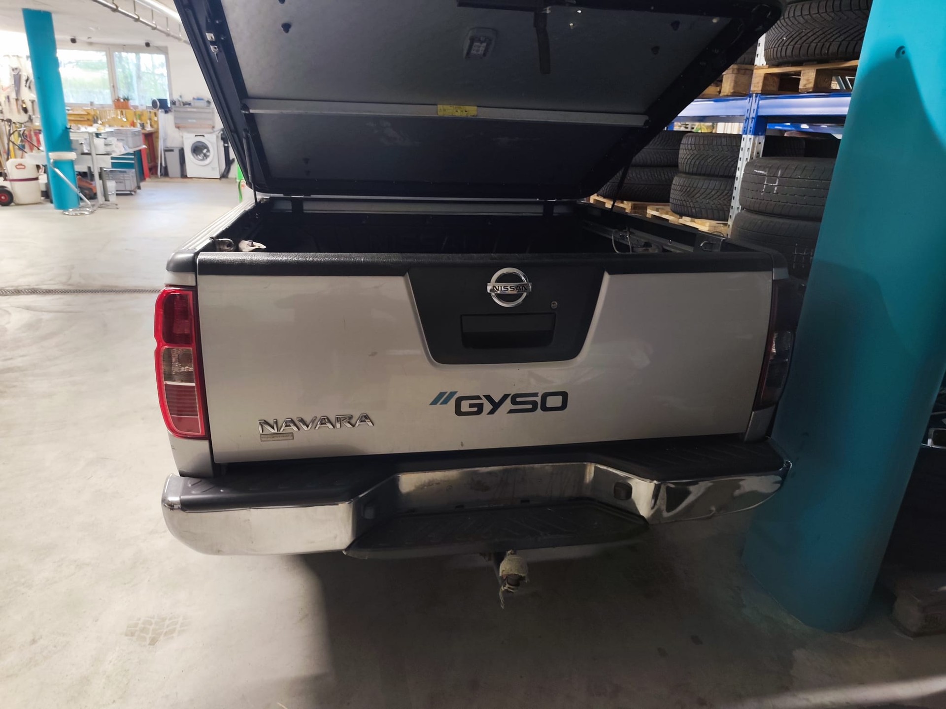 NISSAN Navara Double Cab LE 2.5 dCi 4WD Automat-image-5