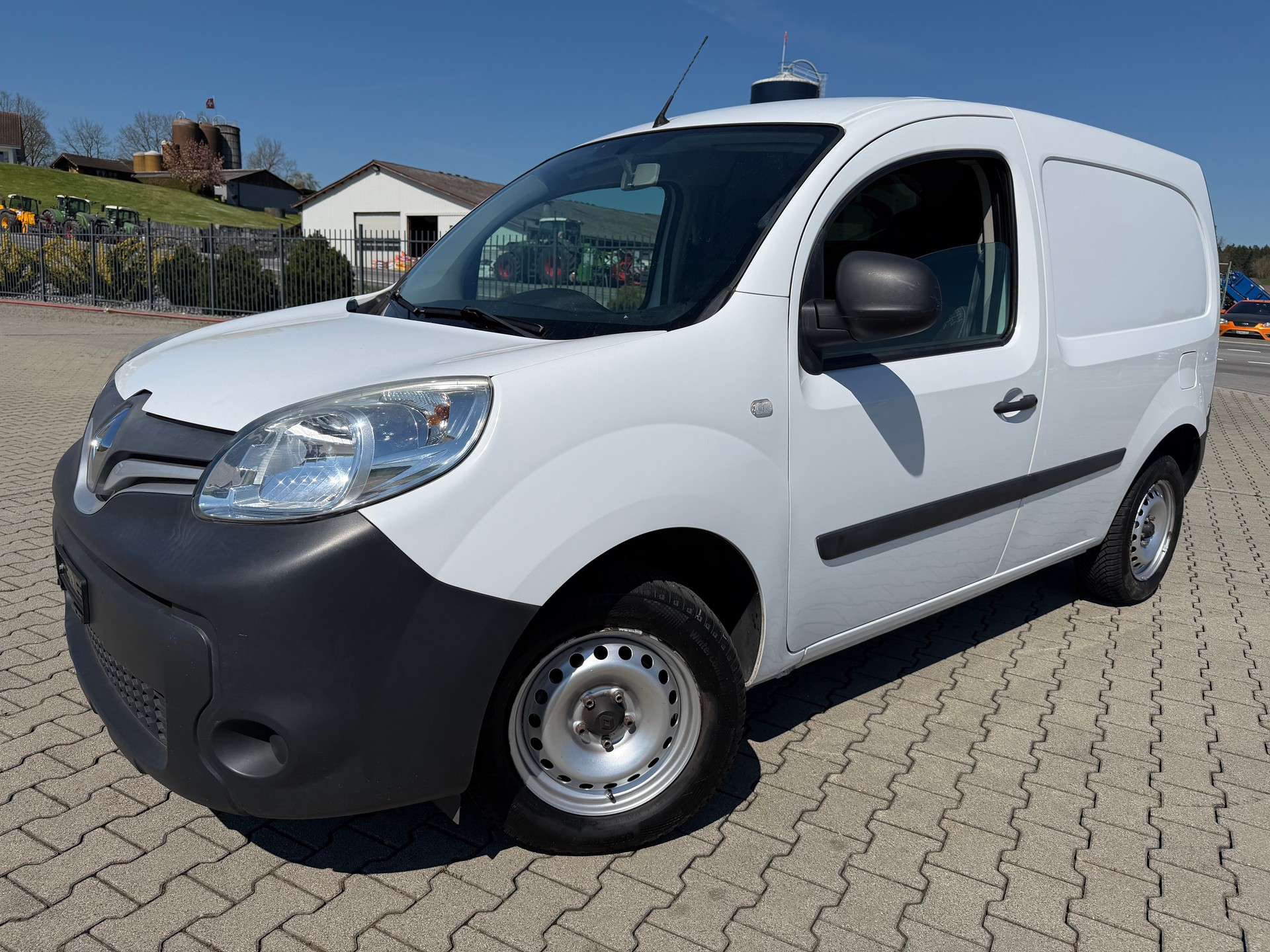RENAULT Kangoo Medium 1.6 105 Business-image-1