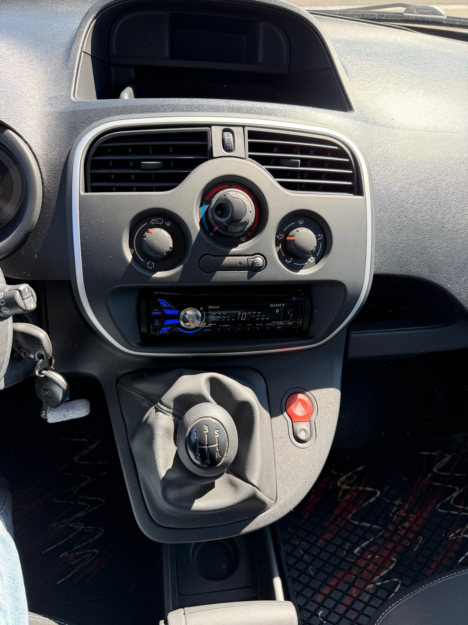 RENAULT Kangoo Medium 1.6 105 Business-image-8
