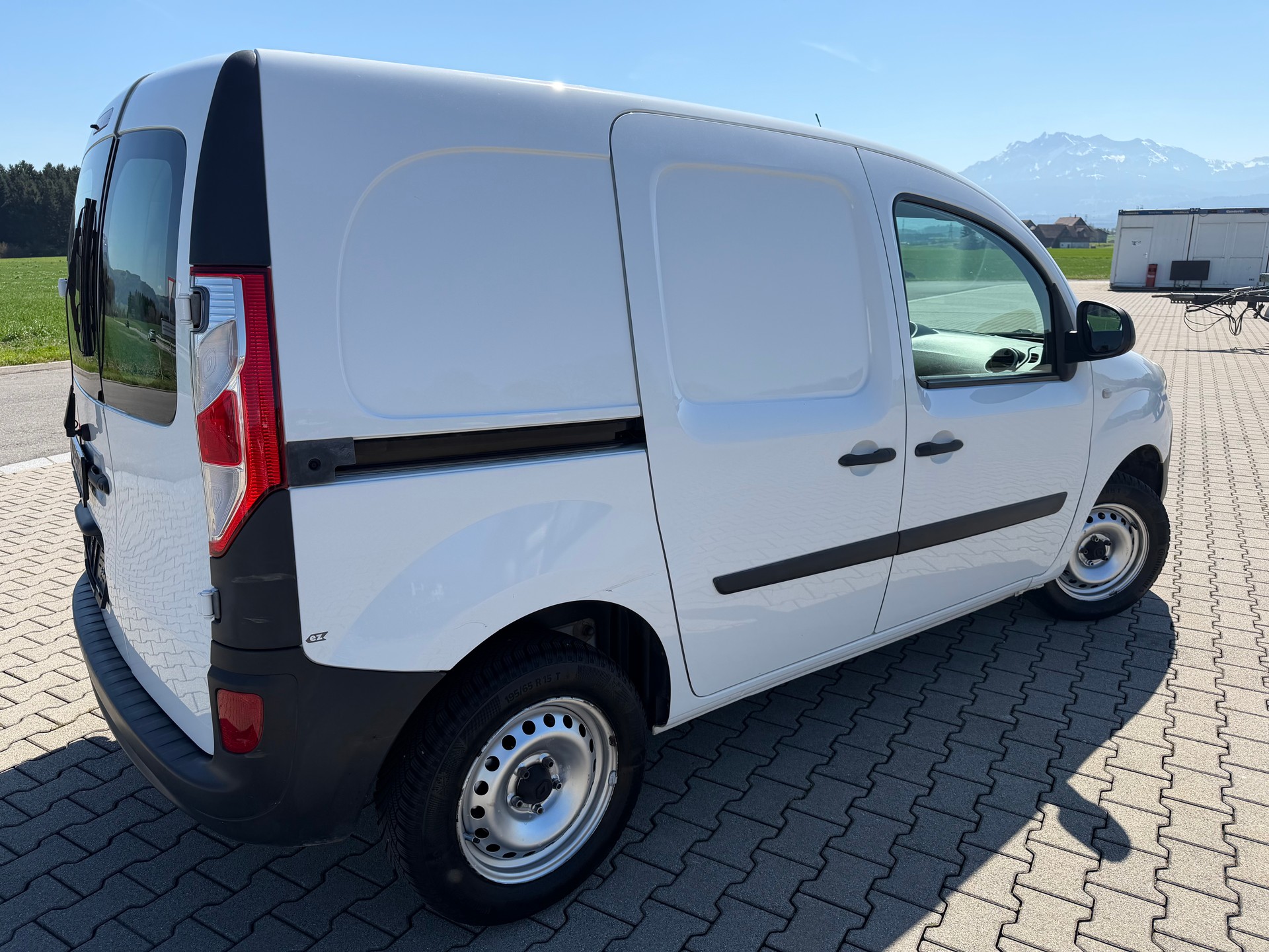 RENAULT Kangoo Medium 1.6 105 Business-image-3