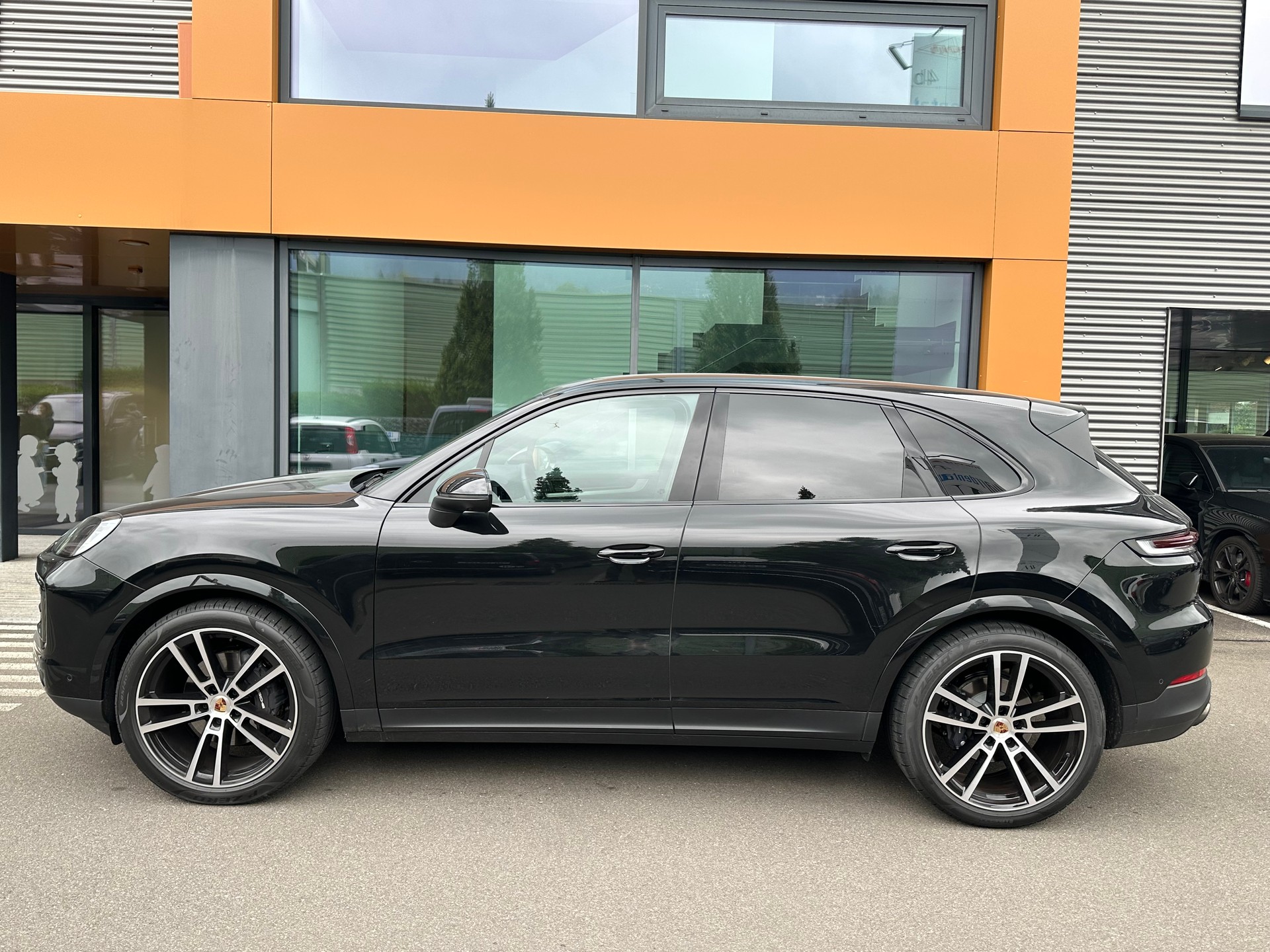 PORSCHE Cayenne 3.0 V6 / Neues Modell-image-0