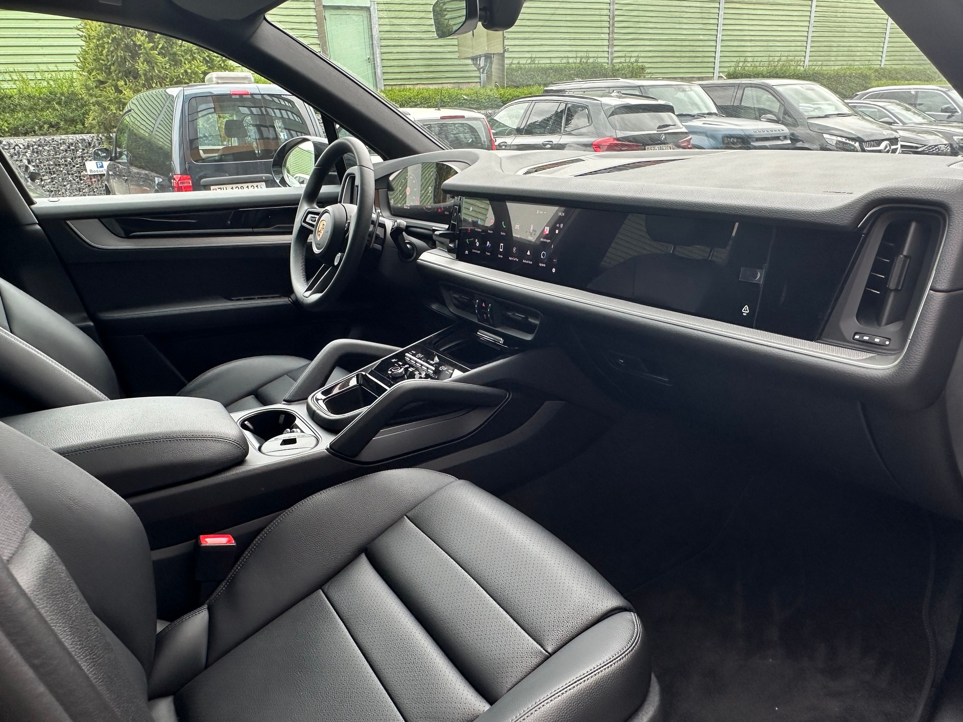 PORSCHE Cayenne 3.0 V6 / Neues Modell-image-14