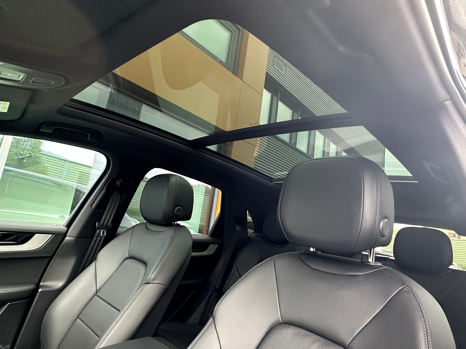 PORSCHE Cayenne 3.0 V6 / Neues Modell-image-13