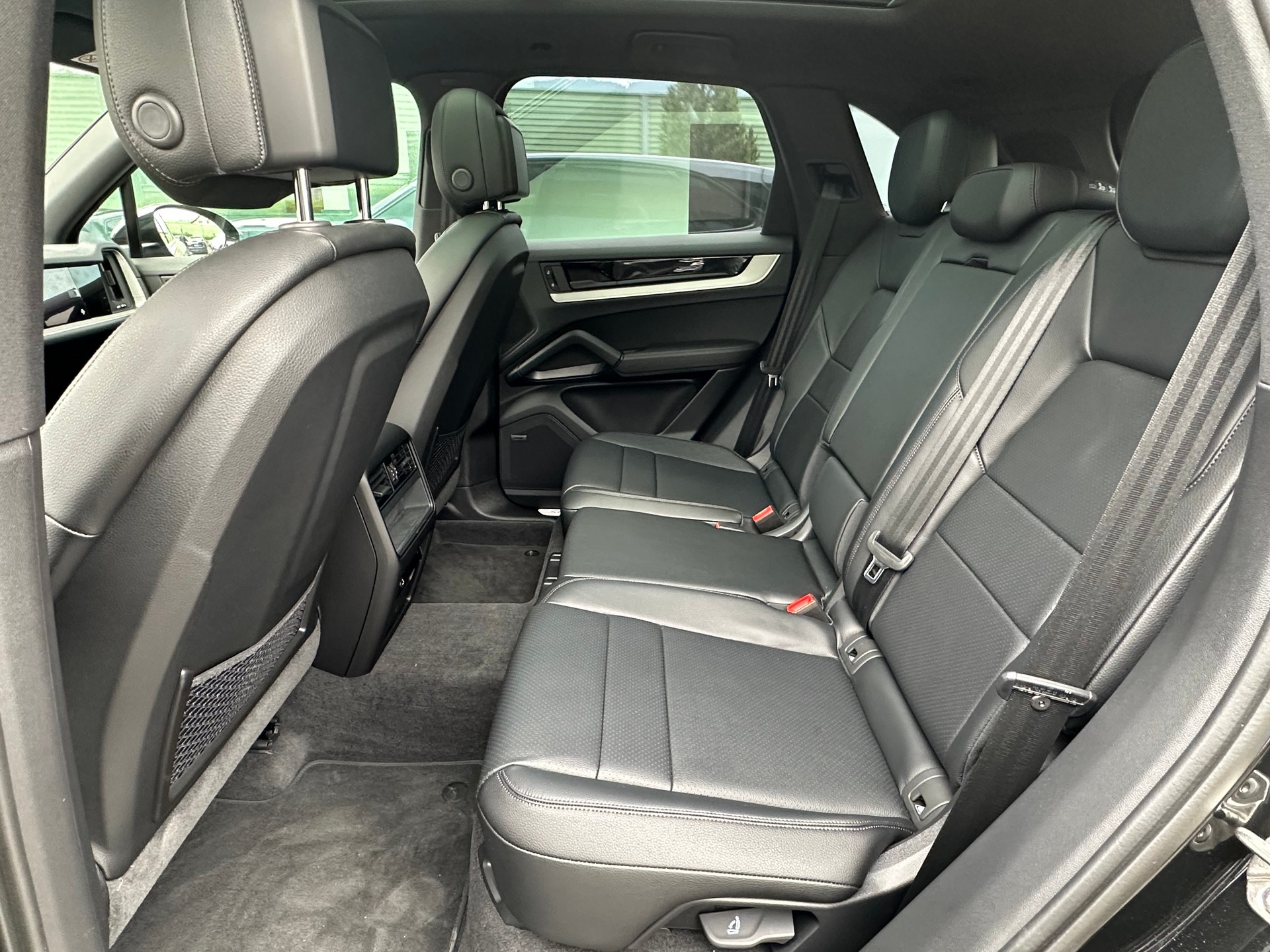 PORSCHE Cayenne 3.0 V6 / Neues Modell-image-7