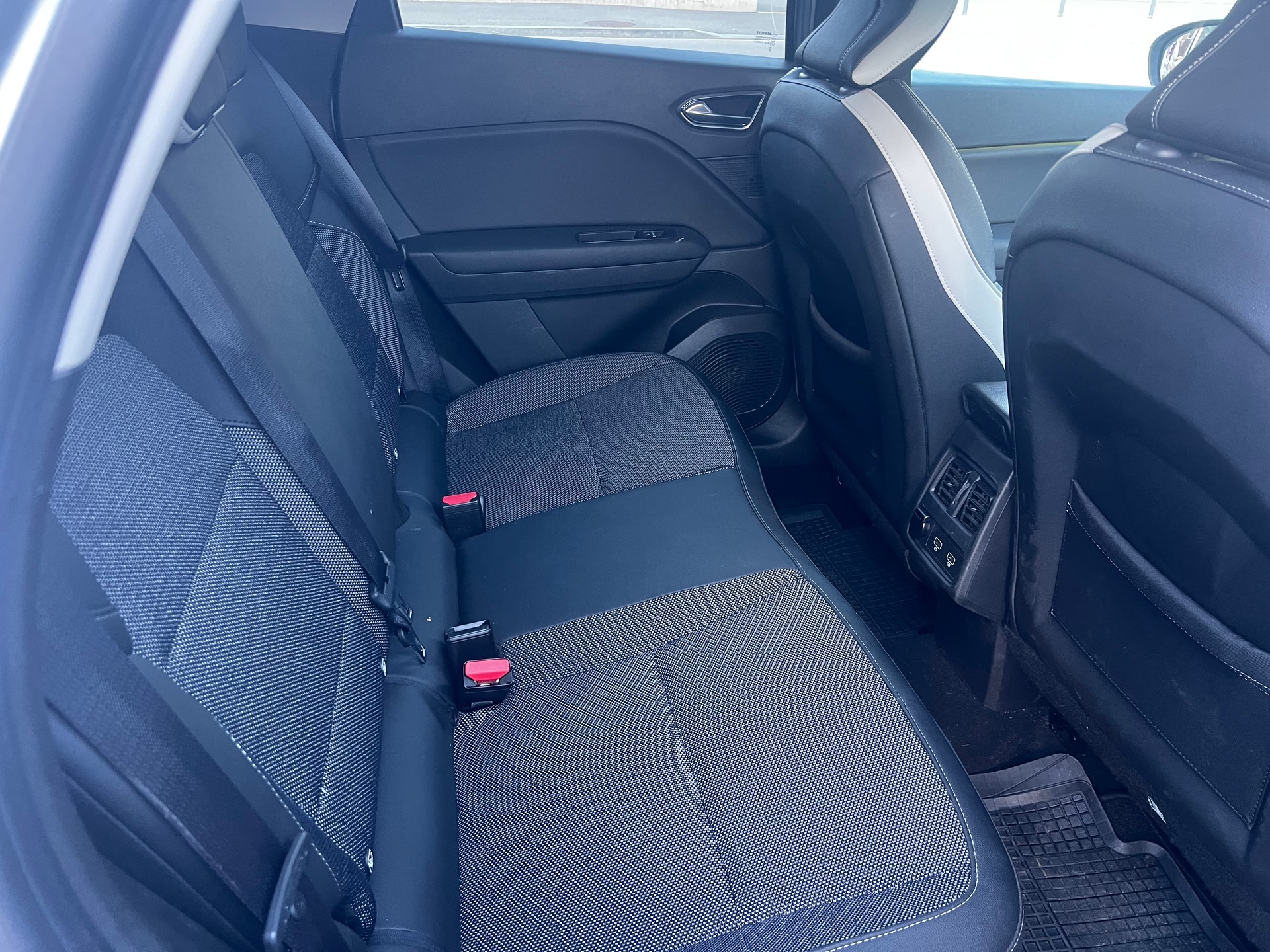 RENAULT Captur 1.3 TCe EDC Intens EDC-image-14