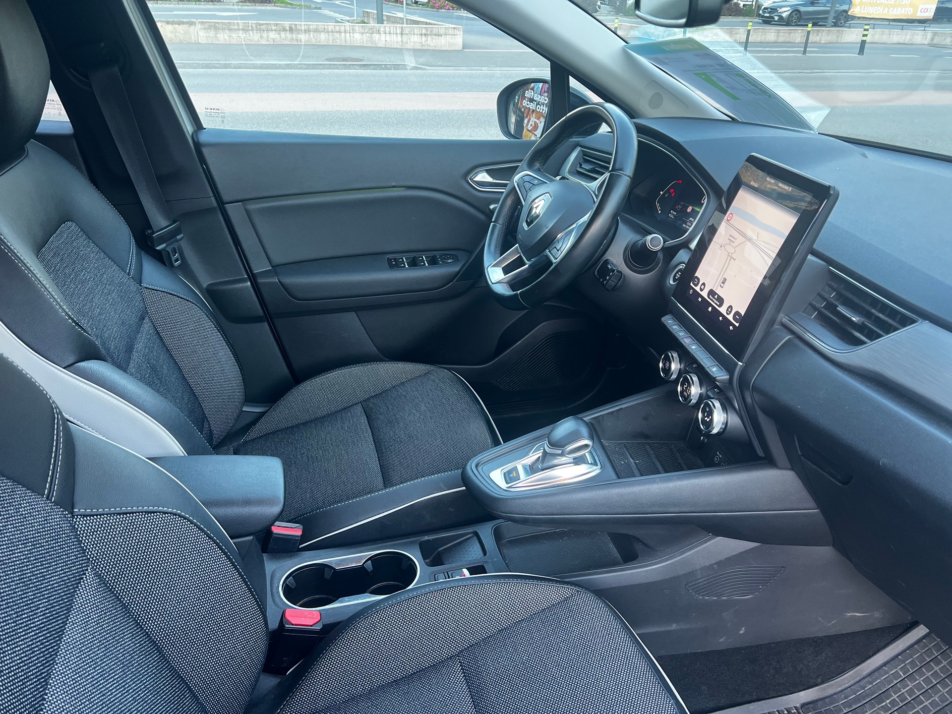 RENAULT Captur 1.3 TCe EDC Intens EDC-image-7