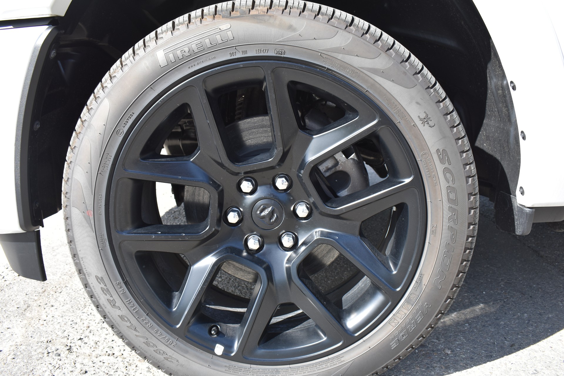 DODGE Ram 1500 Laramie Hurricane Night Edition-image-13