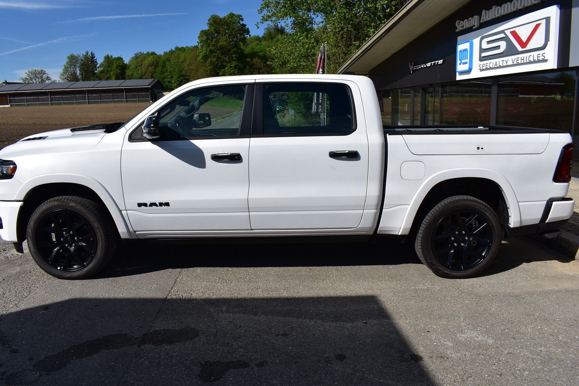 DODGE Ram 1500 Laramie Hurricane Night Edition-image-6