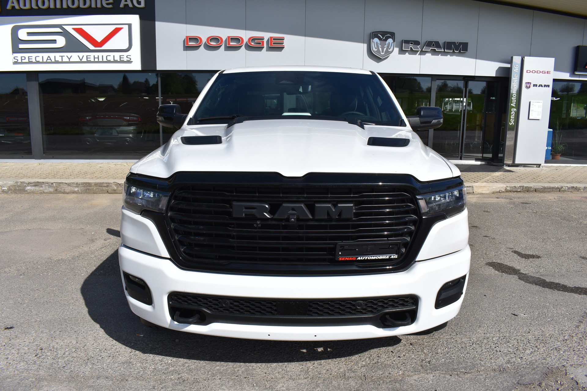 DODGE Ram 1500 Laramie Hurricane Night Edition-image-0