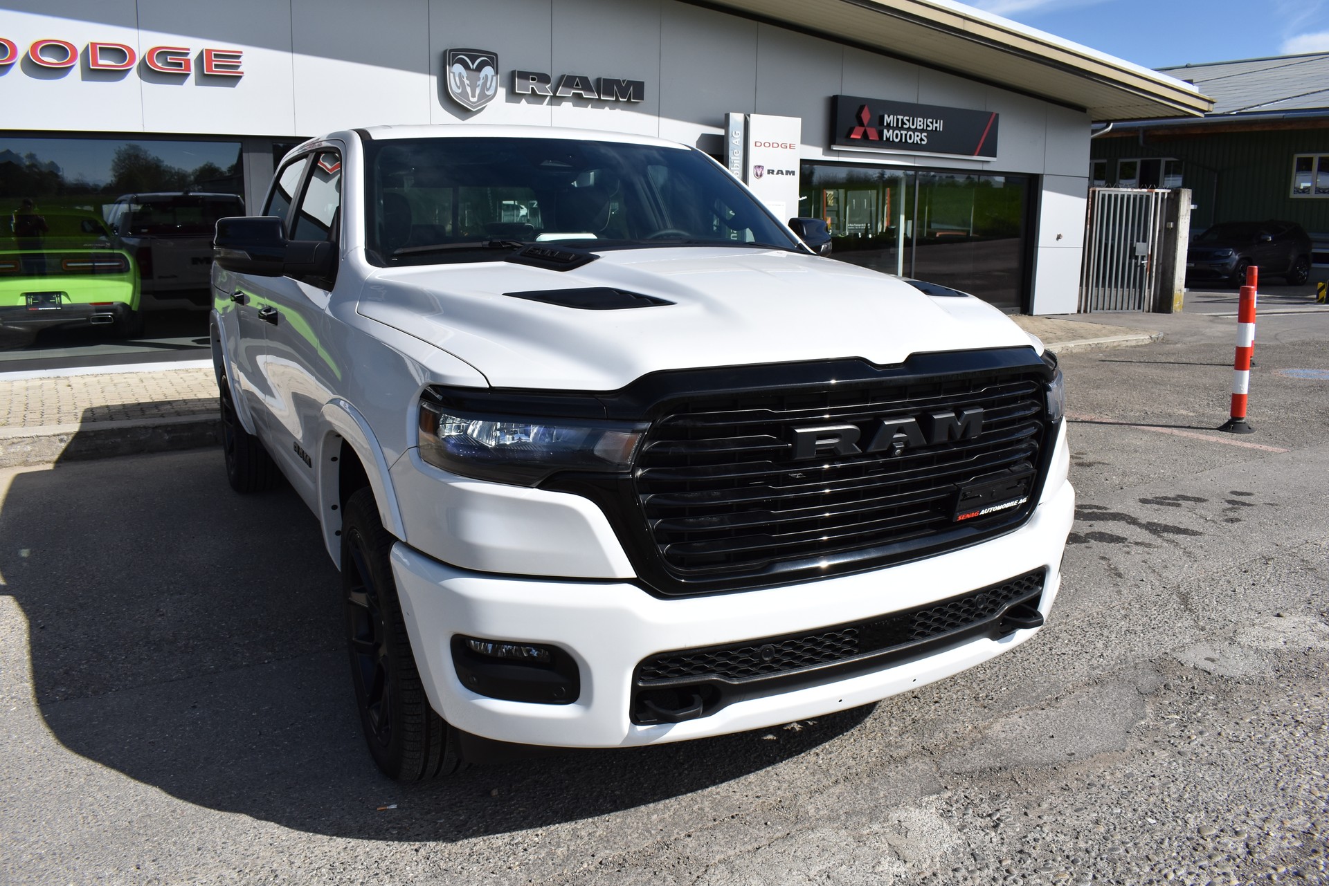 DODGE Ram 1500 Laramie Hurricane Night Edition-image-1