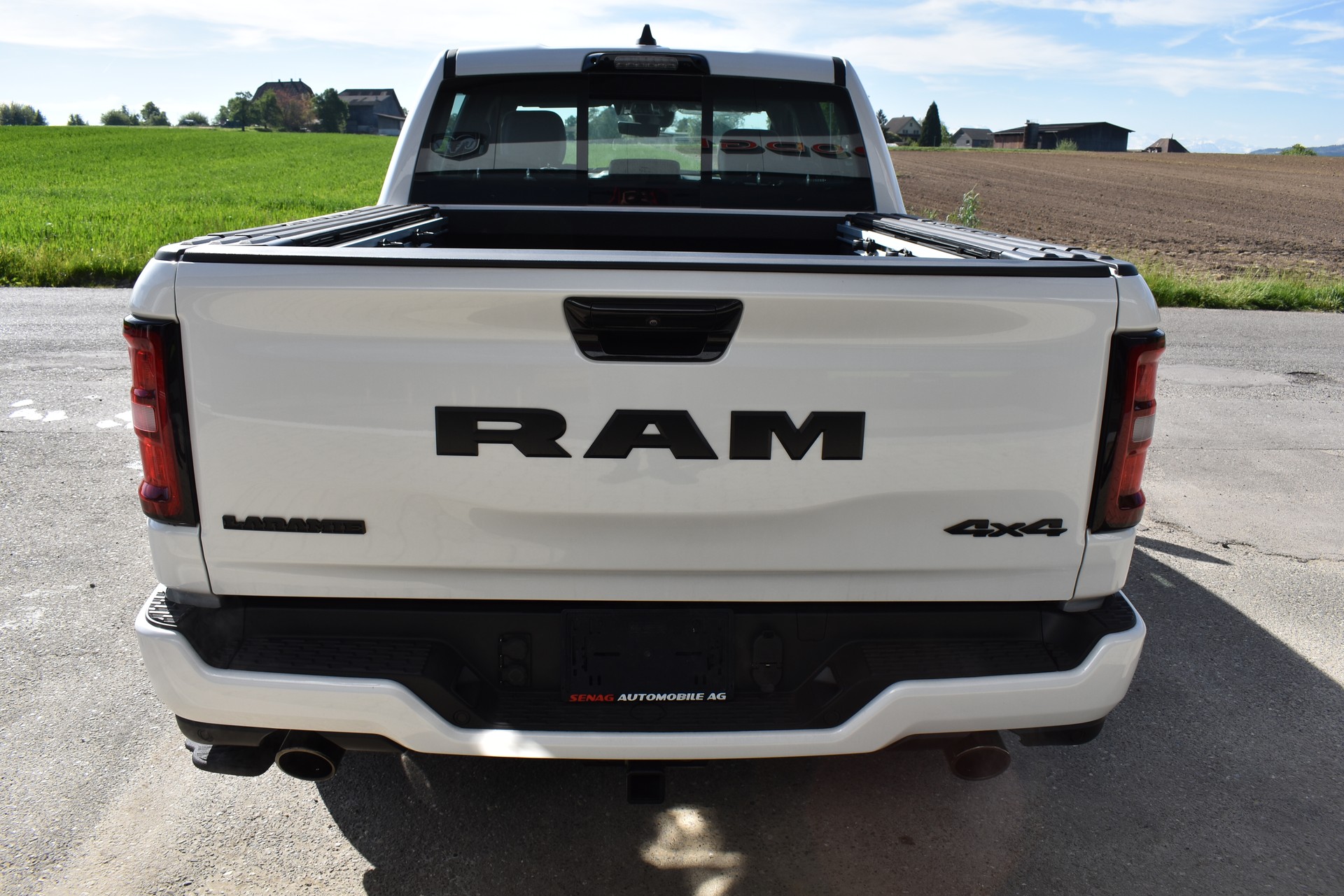 DODGE Ram 1500 Laramie Hurricane Night Edition-image-4