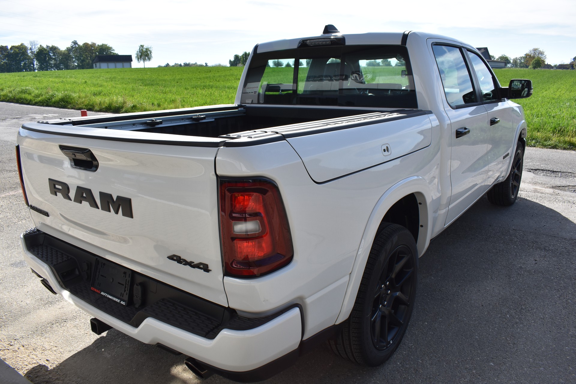 DODGE Ram 1500 Laramie Hurricane Night Edition-image-3