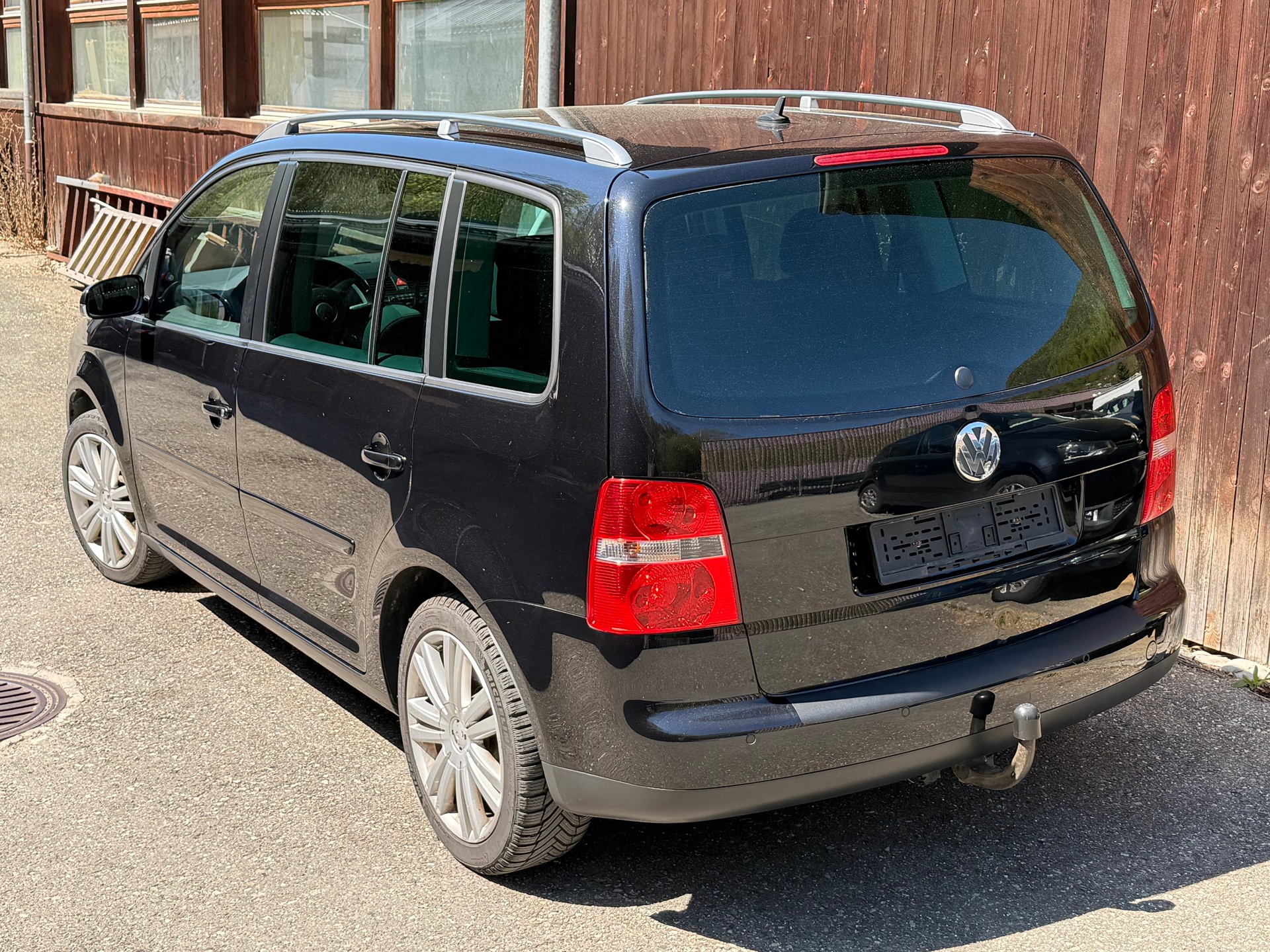 VW Touran 2.0 TDI Trendline-image-2