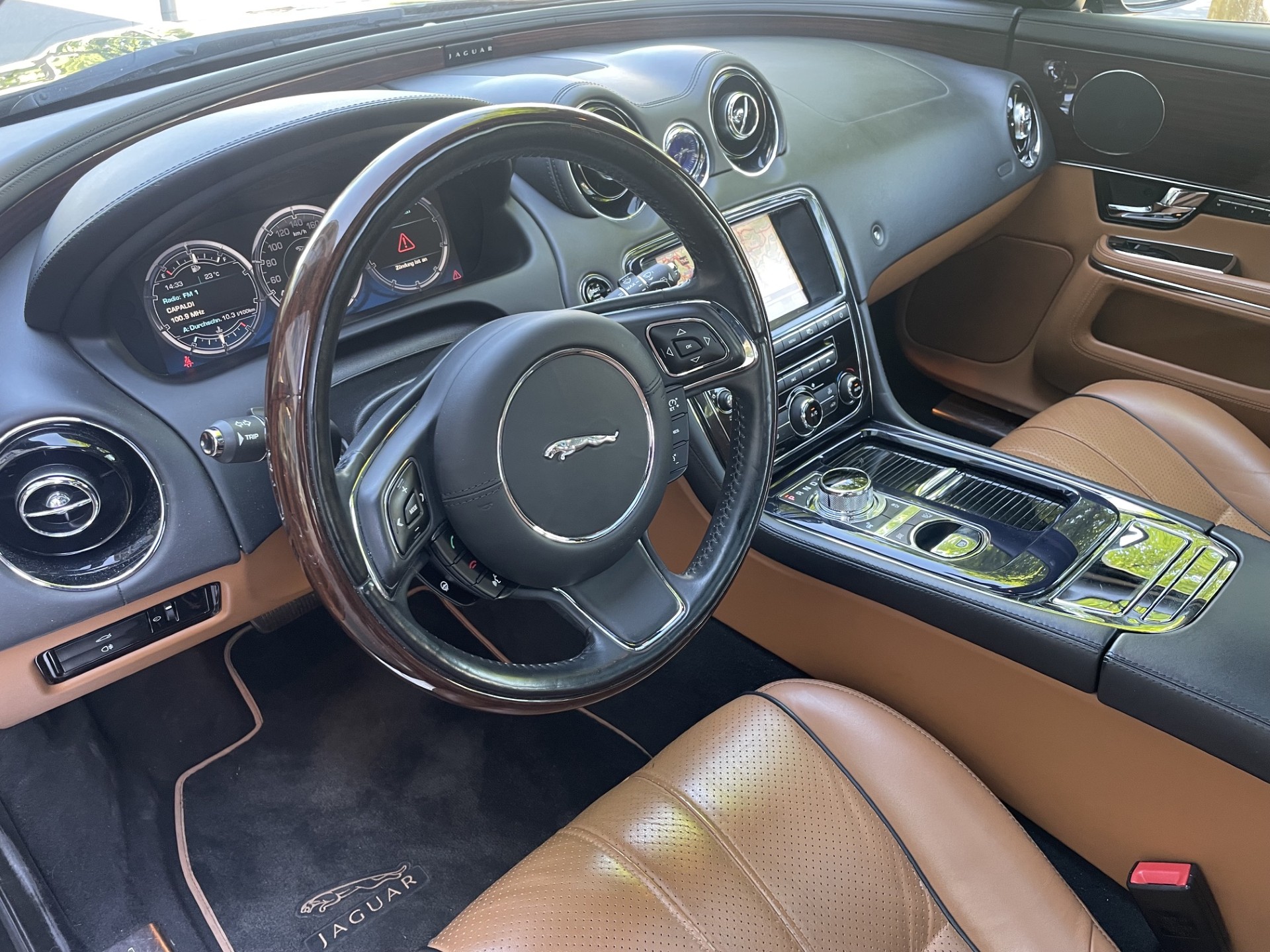JAGUAR XJ 5.0 V8 Portfolio Automatic-image-9