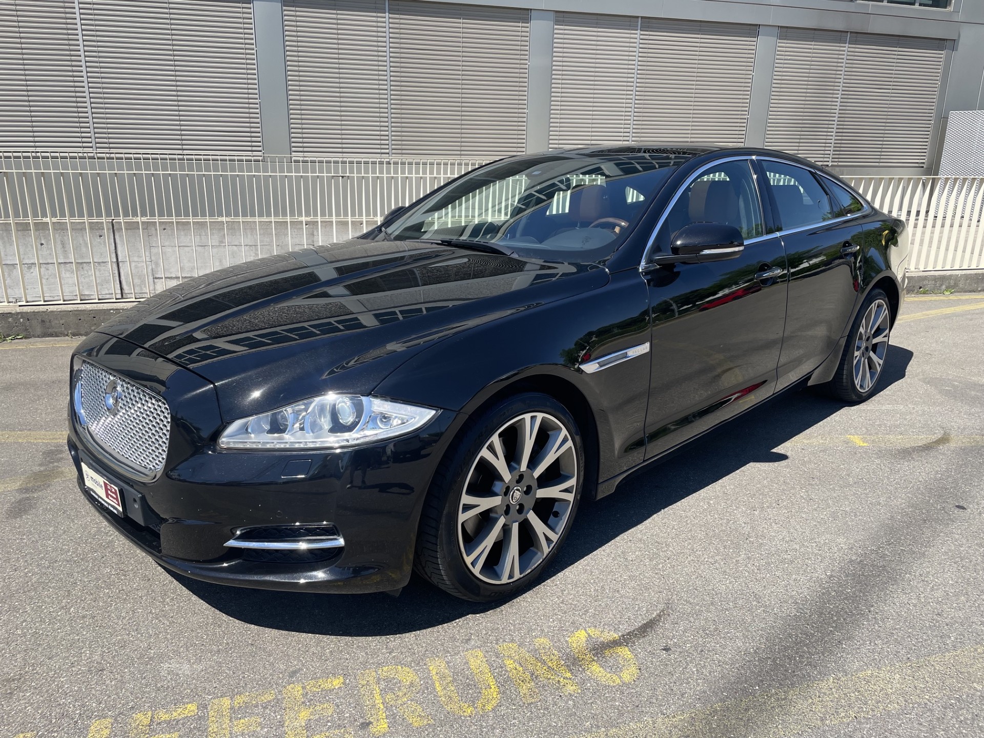 JAGUAR XJ 5.0 V8 Portfolio Automatic-image-2