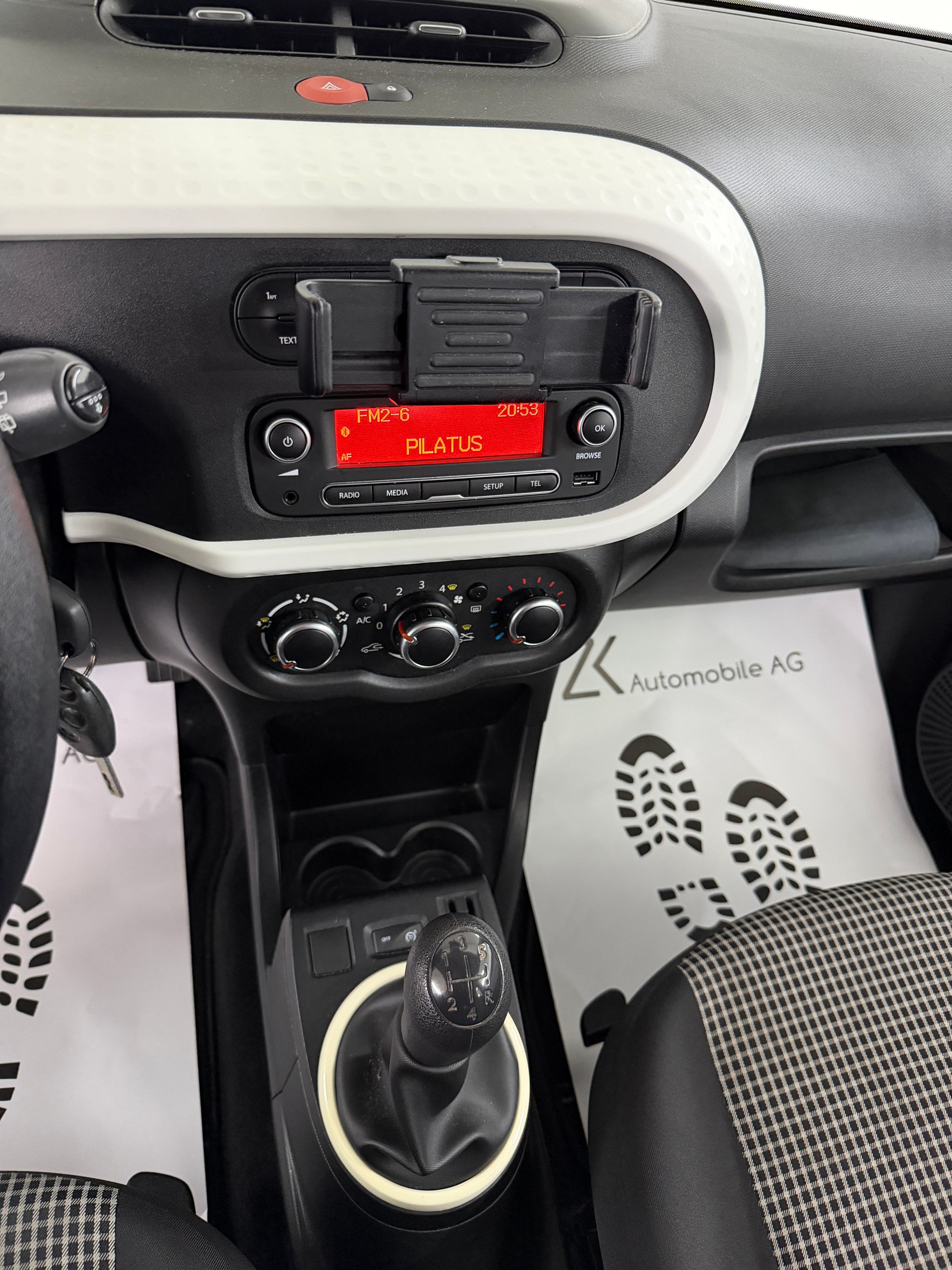 RENAULT Twingo 1.0 Life-image-11