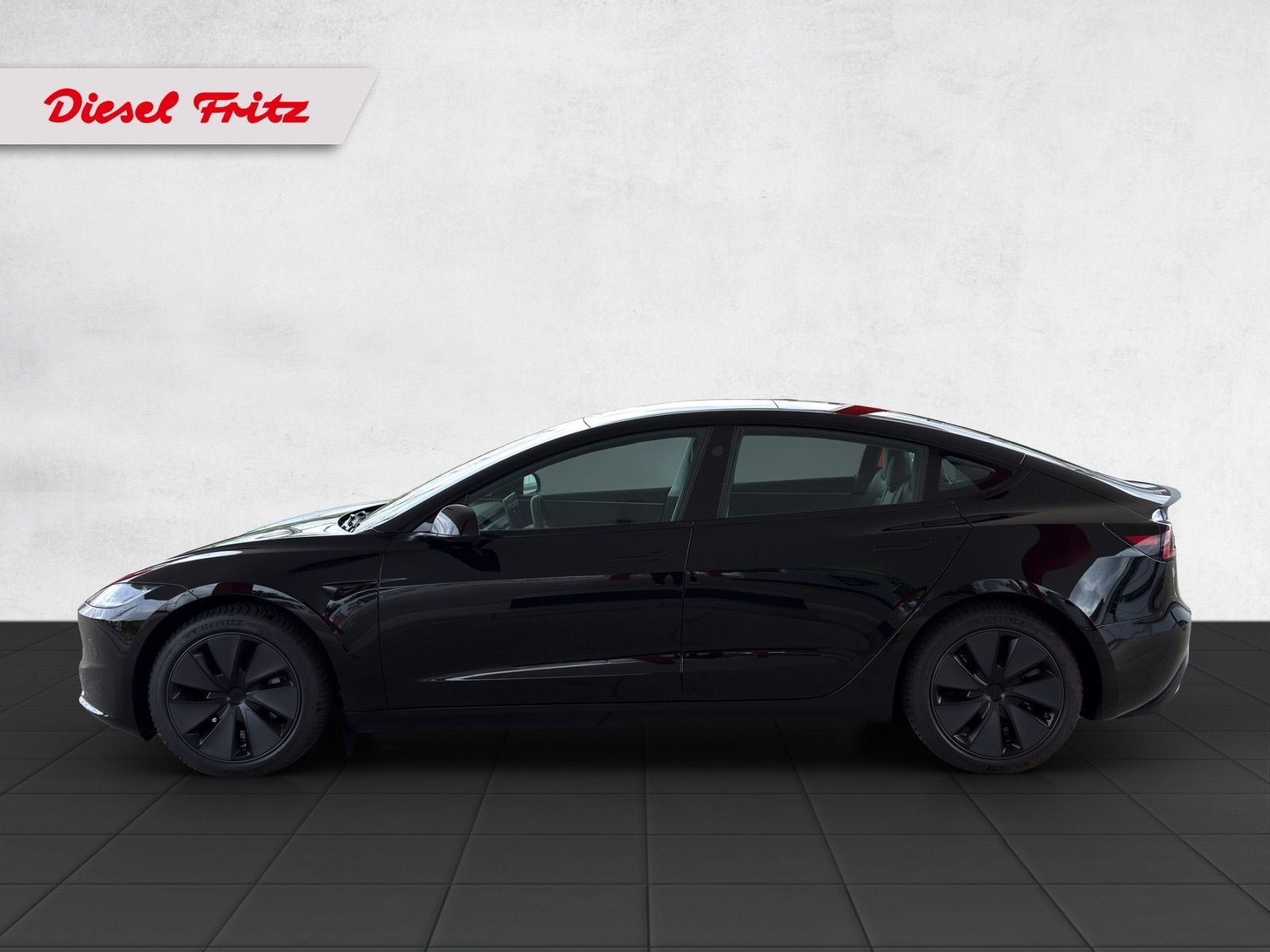 TESLA Model 3 Long Range Dual Motor AWD-showroom-element-1