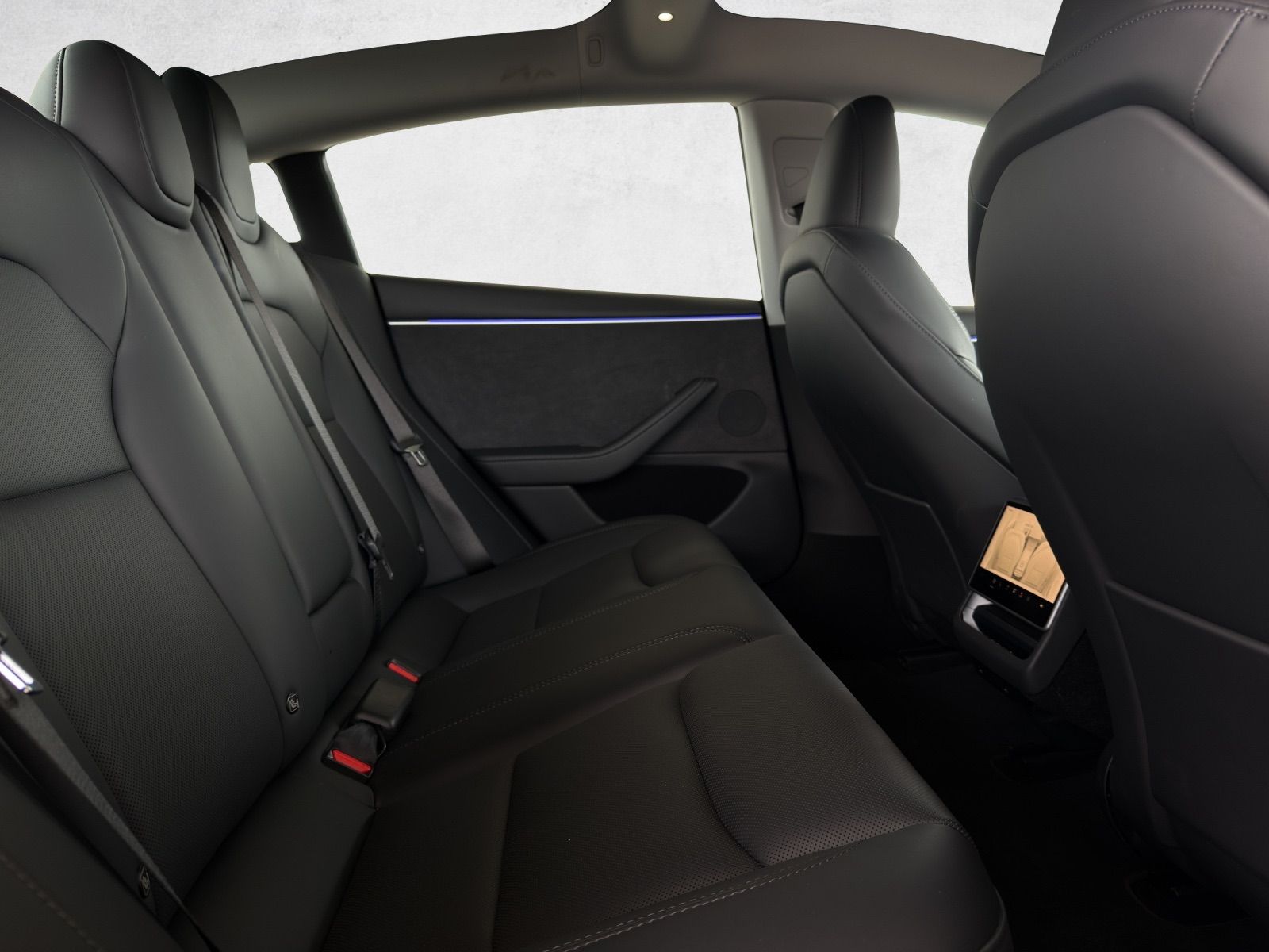 TESLA Model 3 Long Range Dual Motor AWD-image-15