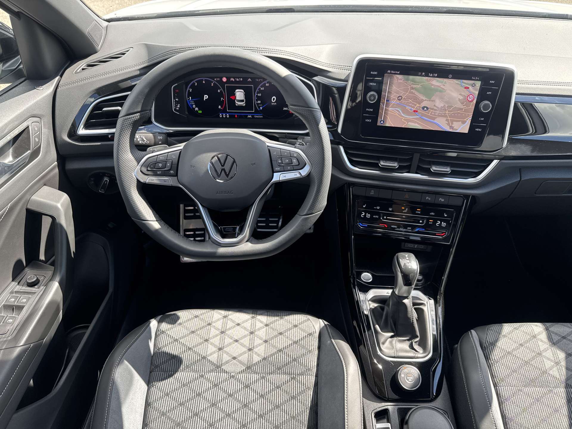 VW T-Roc 2.0 TSi R-Line 4Motion DSG-Automat-image-4