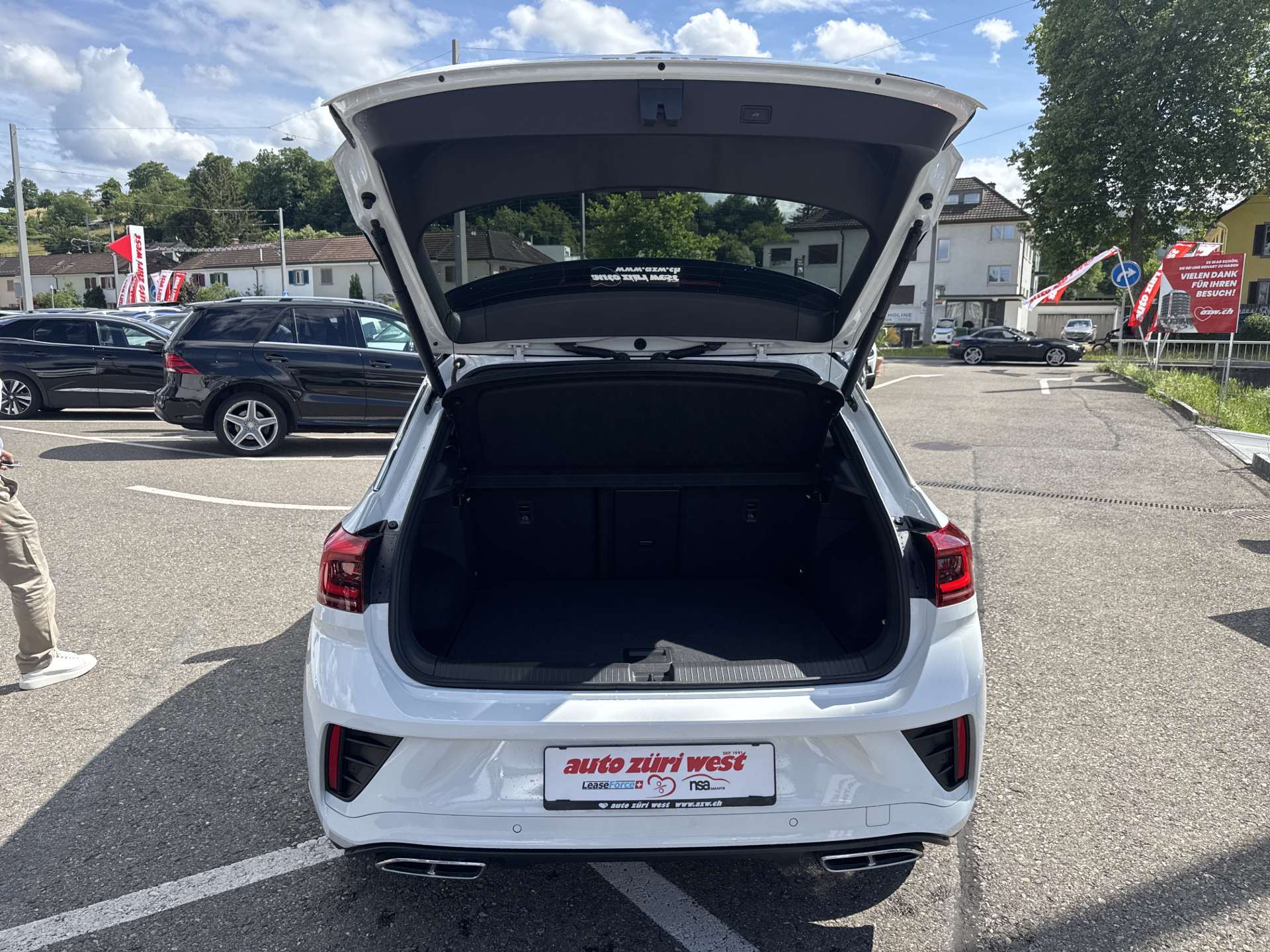 VW T-Roc 2.0 TSi R-Line 4Motion DSG-Automat-image-7