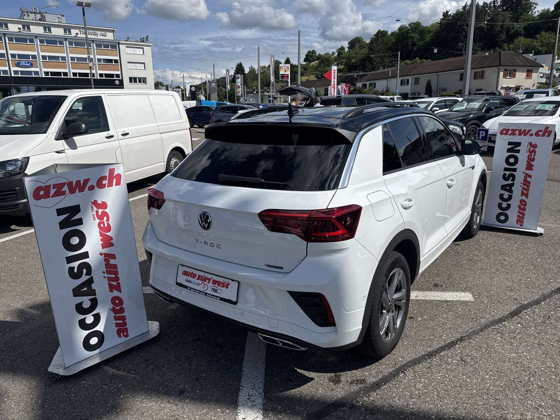 VW T-Roc 2.0 TSi R-Line 4Motion DSG-Automat-image-2