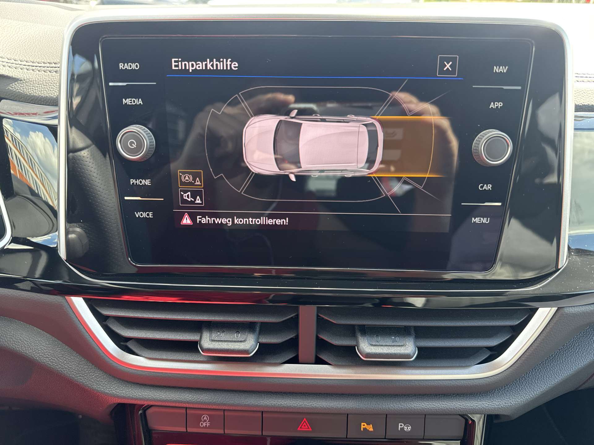VW T-Roc 2.0 TSi R-Line 4Motion DSG-Automat-image-9