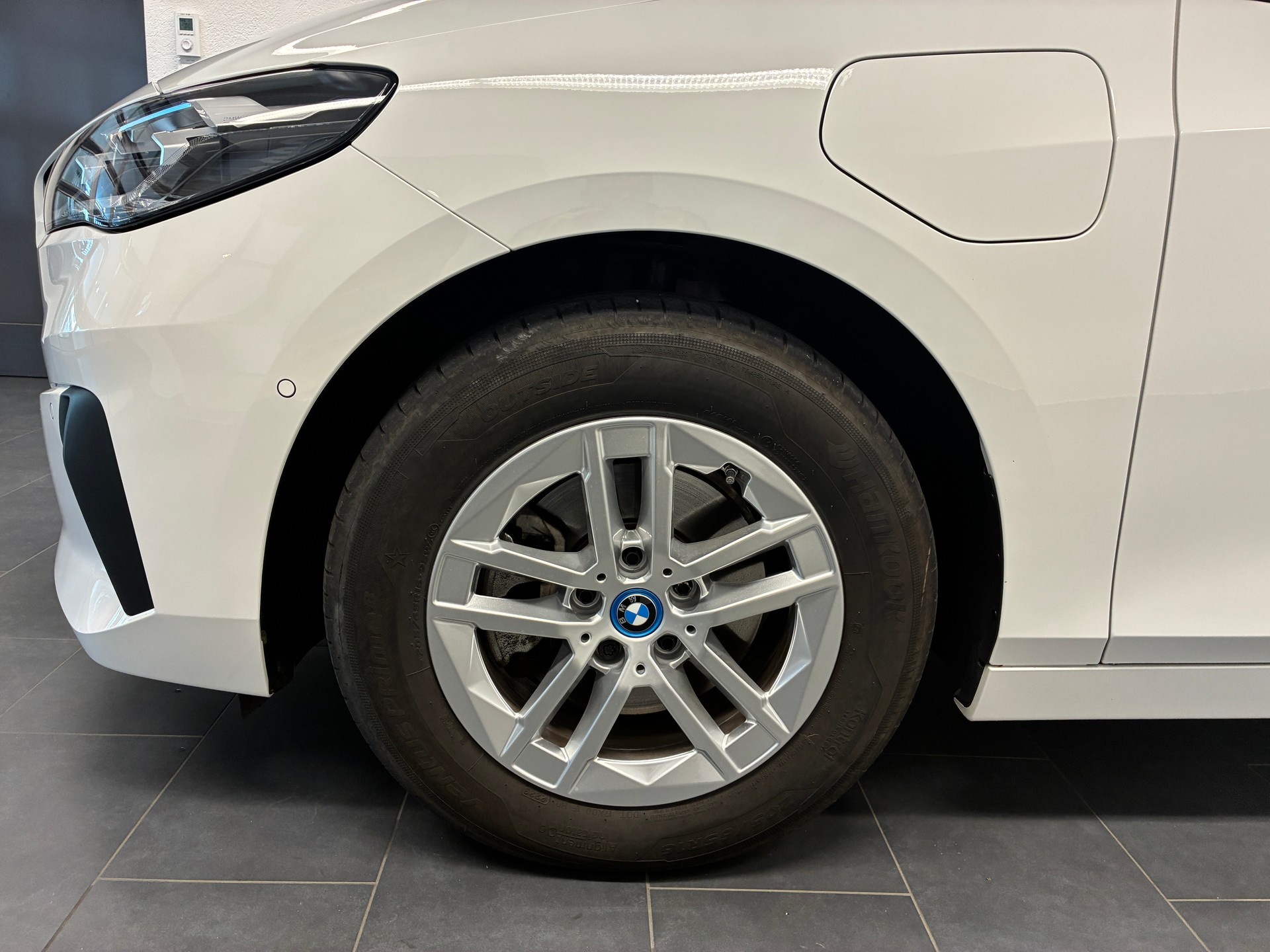 BMW 225e xDrive Active Tourer-showroom-element-2
