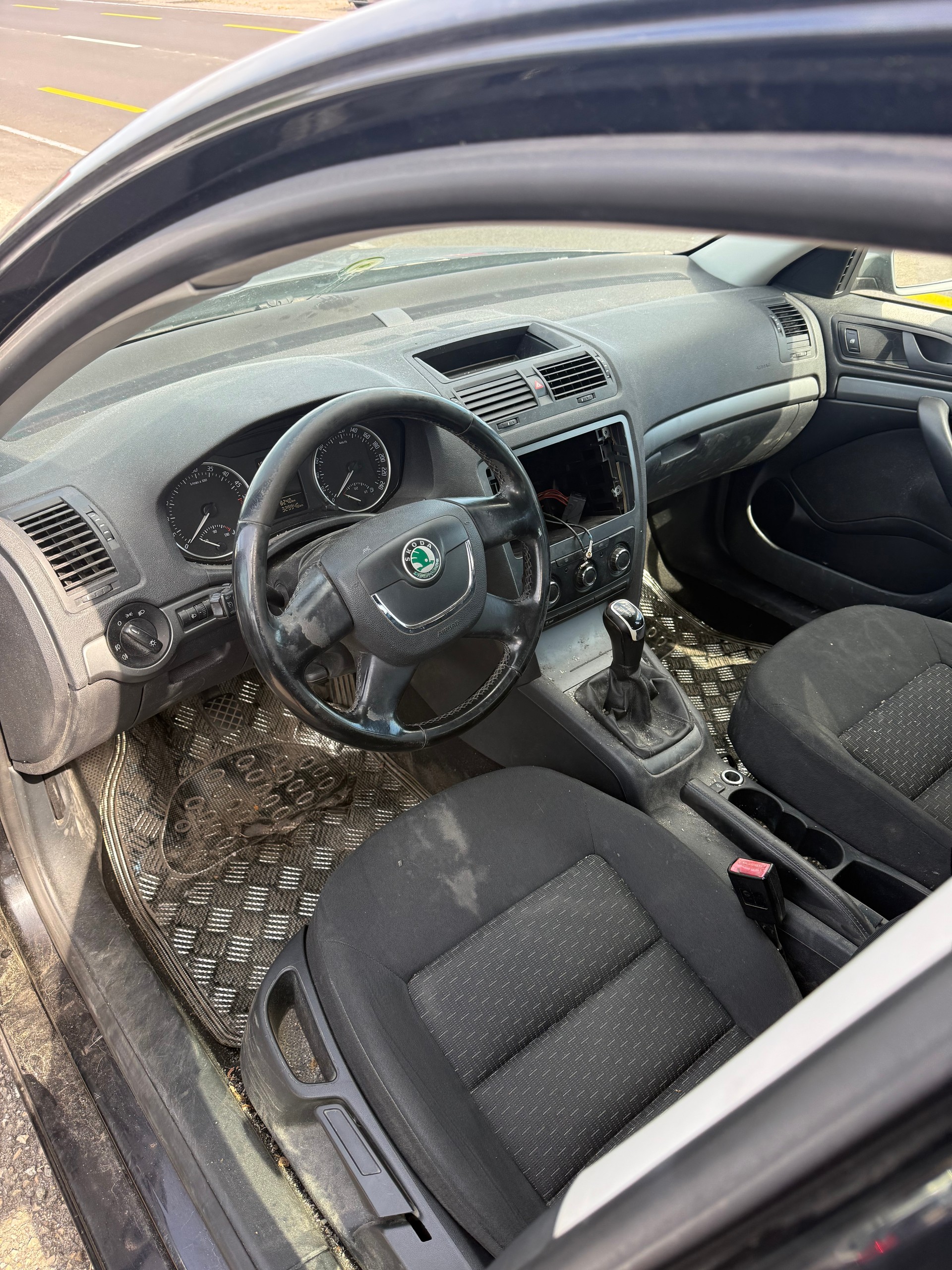 SKODA Octavia Combi 1.6 TDI Clever-image-5