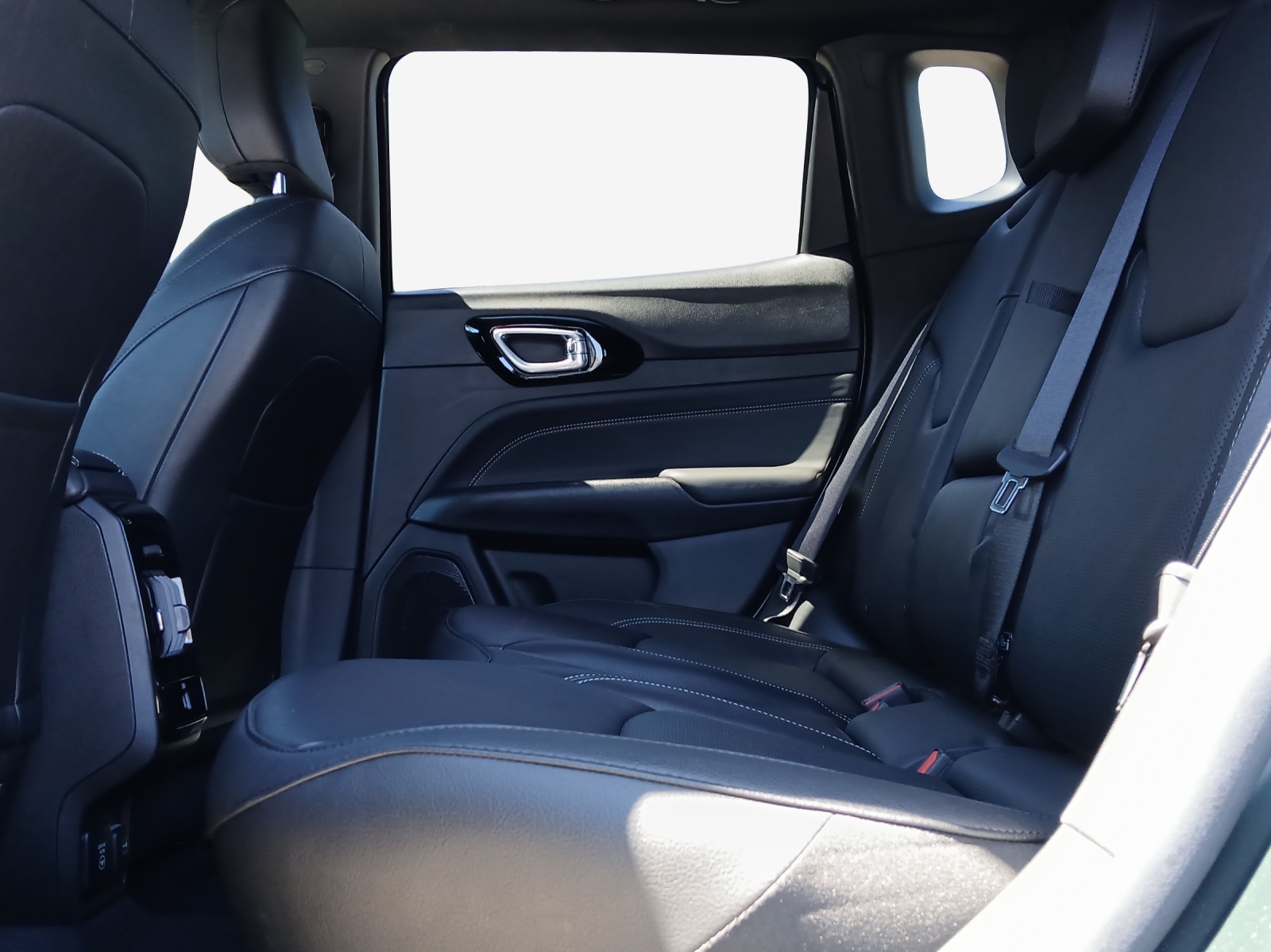 JEEP Compass 1.3 T PHEV 80th Anniversary AWD-image-11