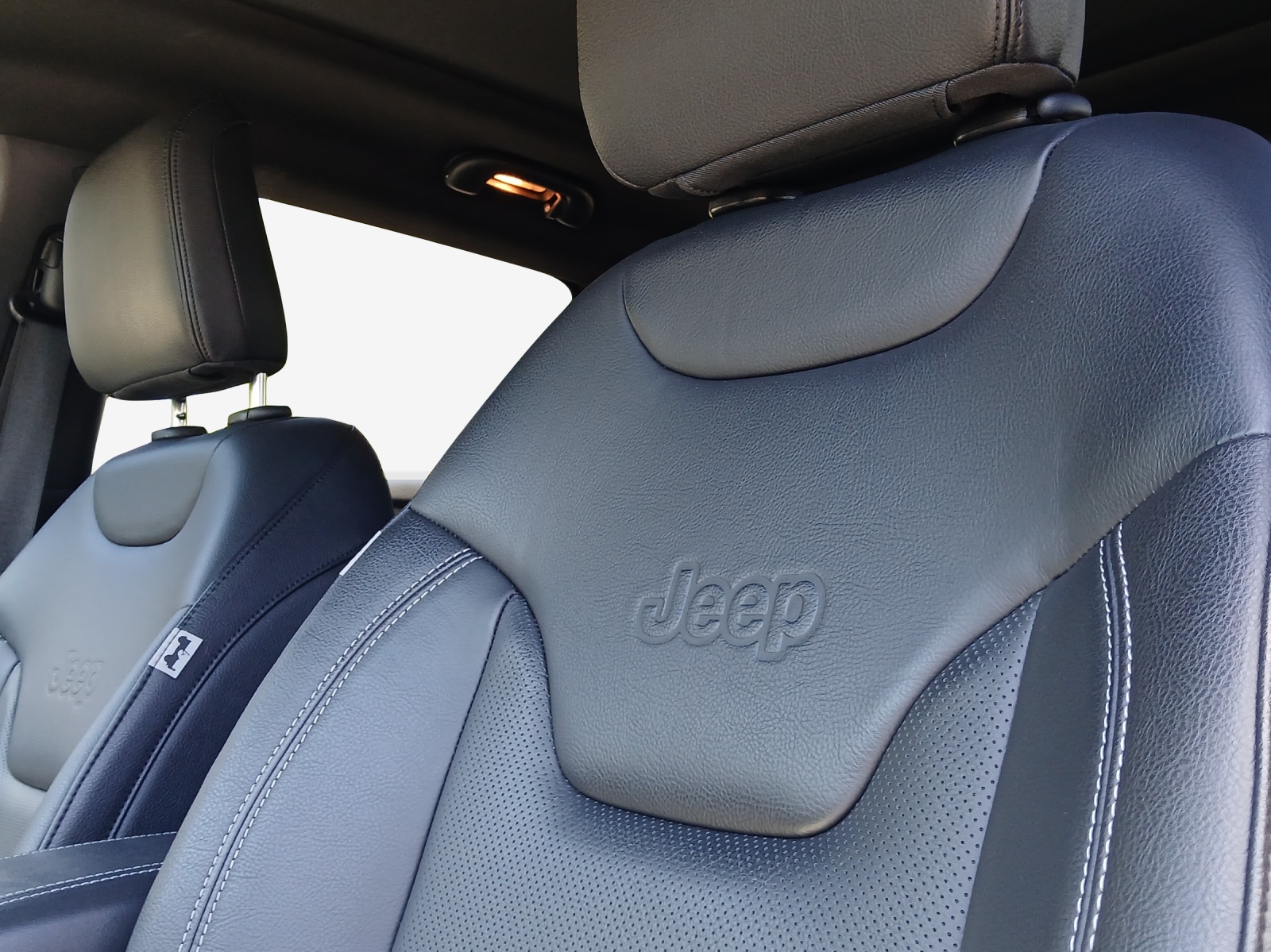 JEEP Compass 1.3 T PHEV 80th Anniversary AWD-image-15