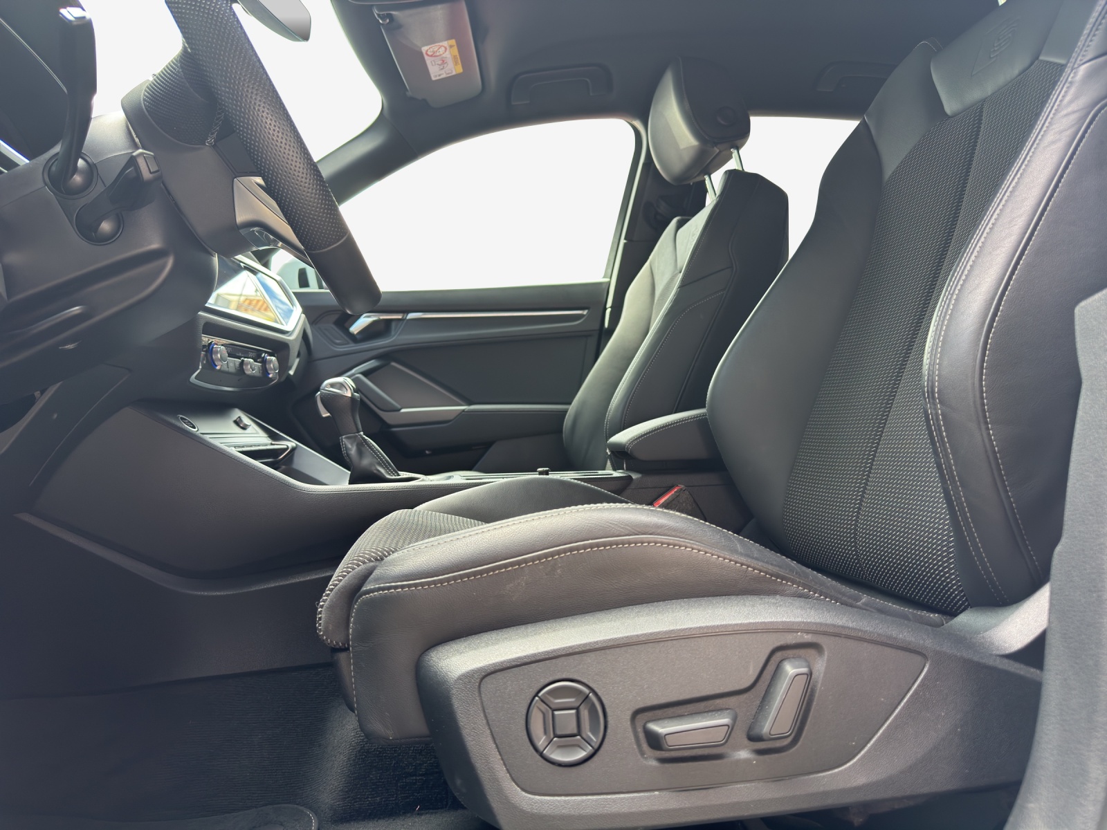 AUDI Q3 Sportback 35 TFSI S line Attraction S-tronic-image-14