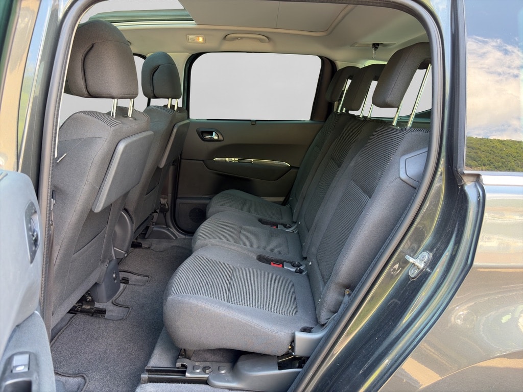 PEUGEOT 5008 1.6 BlueHDi Sensation Tiptronic-image-9