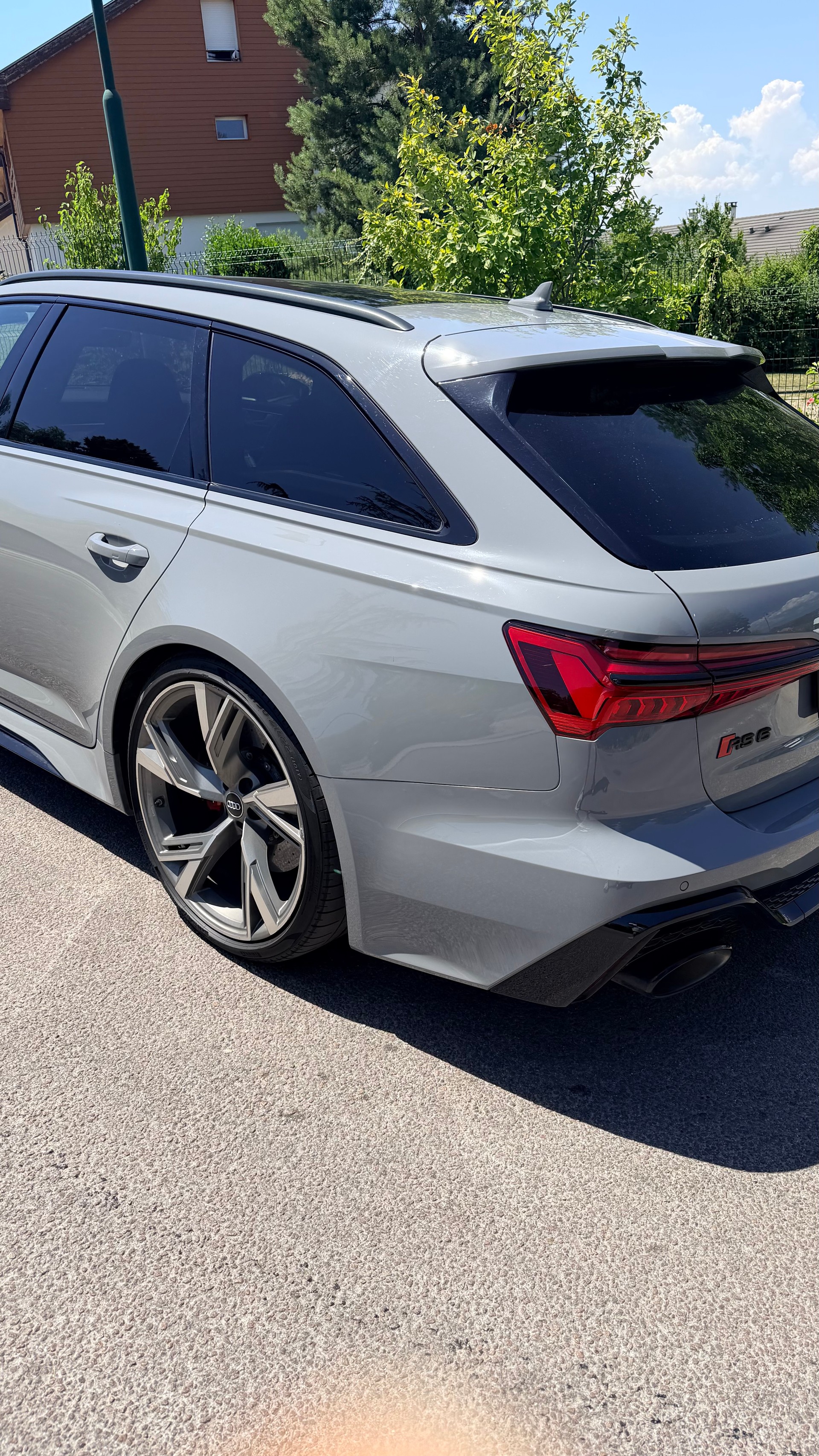 AUDI RS6 4.0 V8 TFSI quattro T-Tronic-image-1