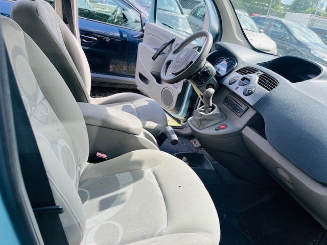 RENAULT Kangoo 1.6 16V Dynamique-image-10
