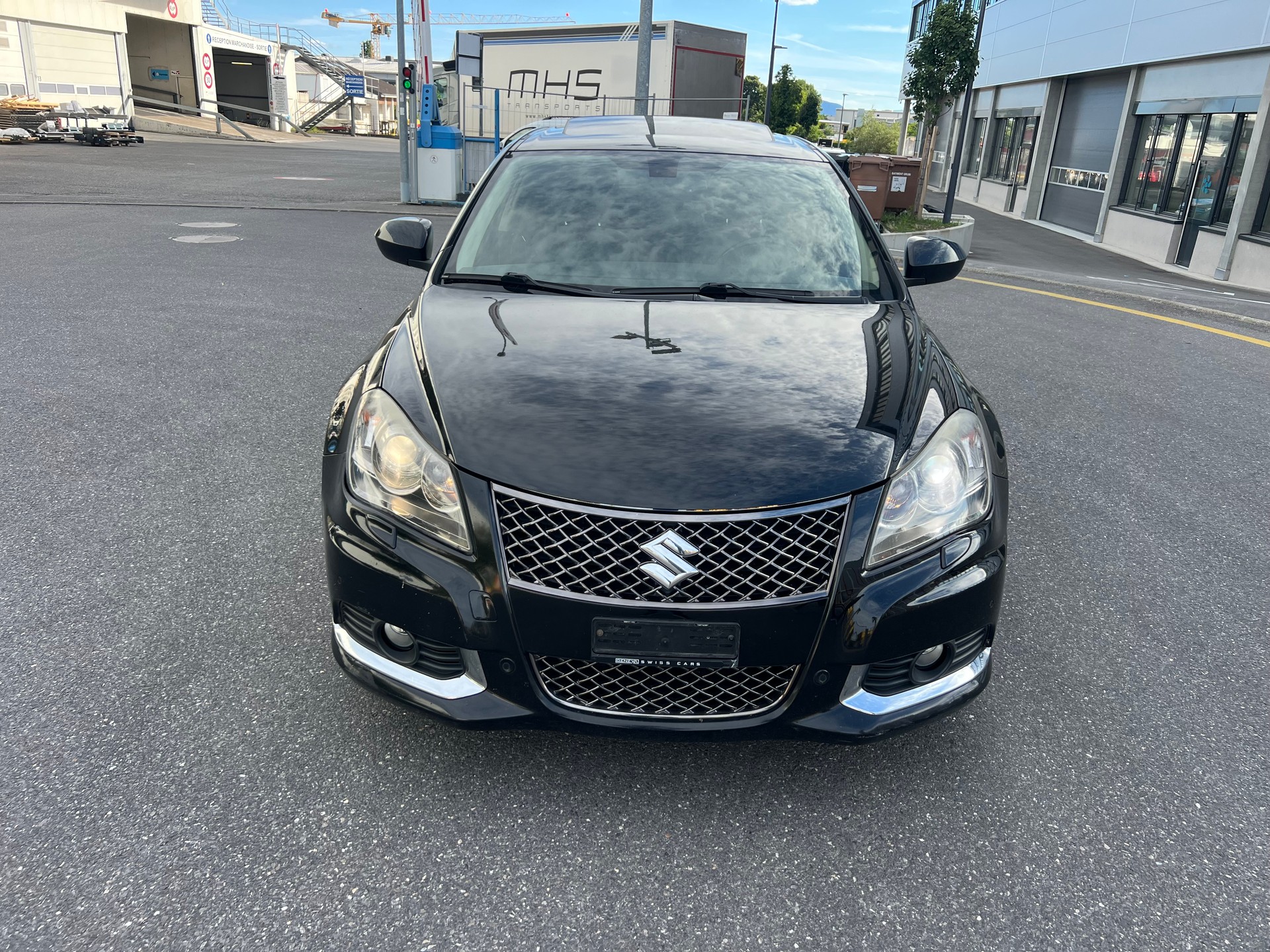 SUZUKI Kizashi 2.4 GL Top Indigo 4WD CVT-image-1