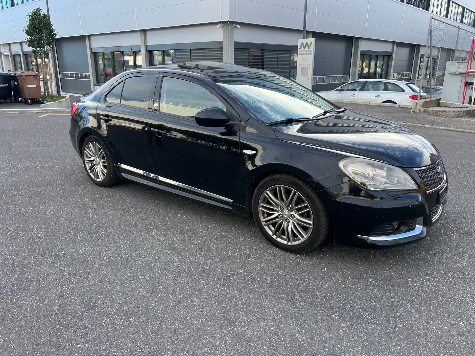 SUZUKI Kizashi 2.4 GL Top Indigo 4WD CVT-image-7