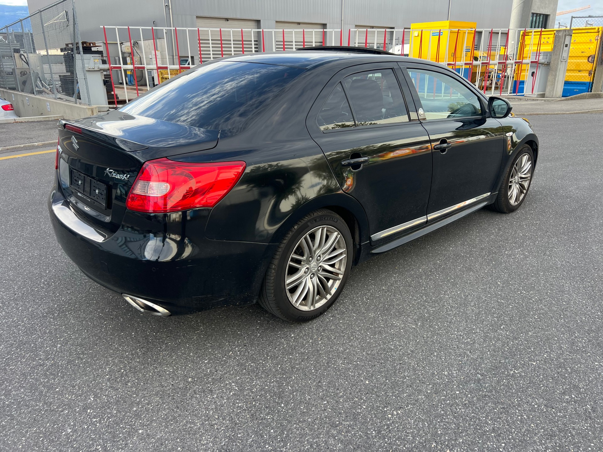 SUZUKI Kizashi 2.4 GL Top Indigo 4WD CVT-image-5