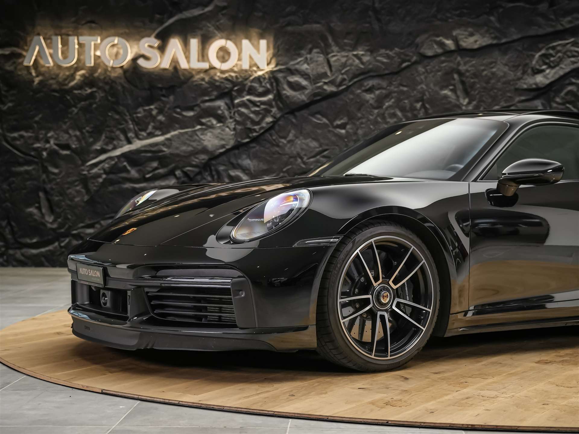 PORSCHE 911 Turbo S PDK *CH Auto*Panorama*Sitzlüftung*Burmester*-image-13