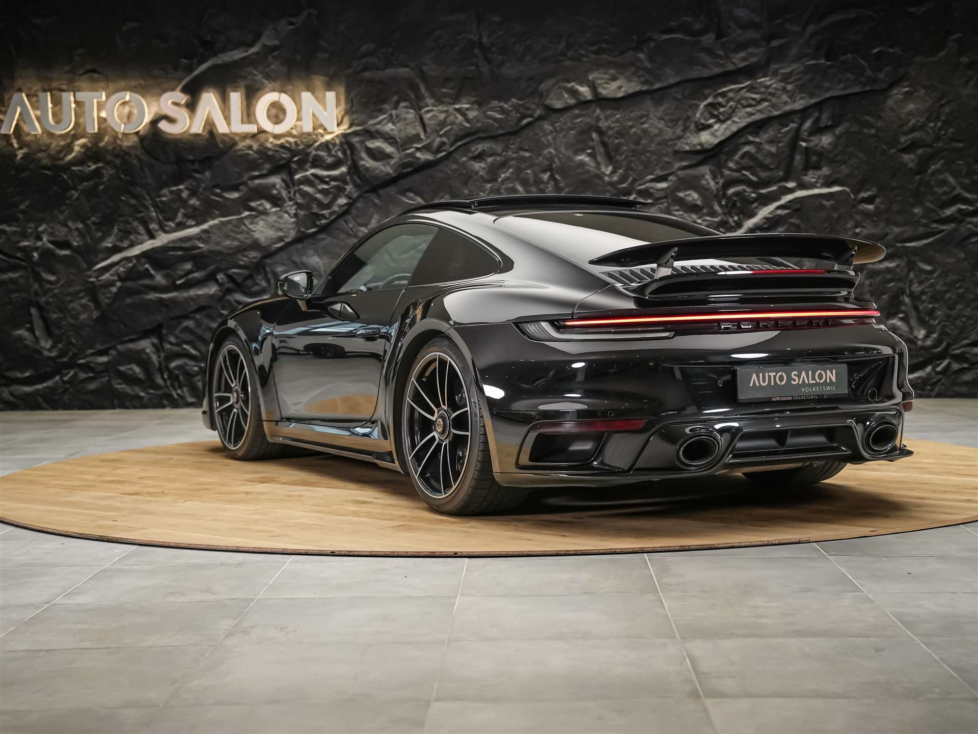 PORSCHE 911 Turbo S PDK *CH Auto*Panorama*Sitzlüftung*Burmester*-image-3