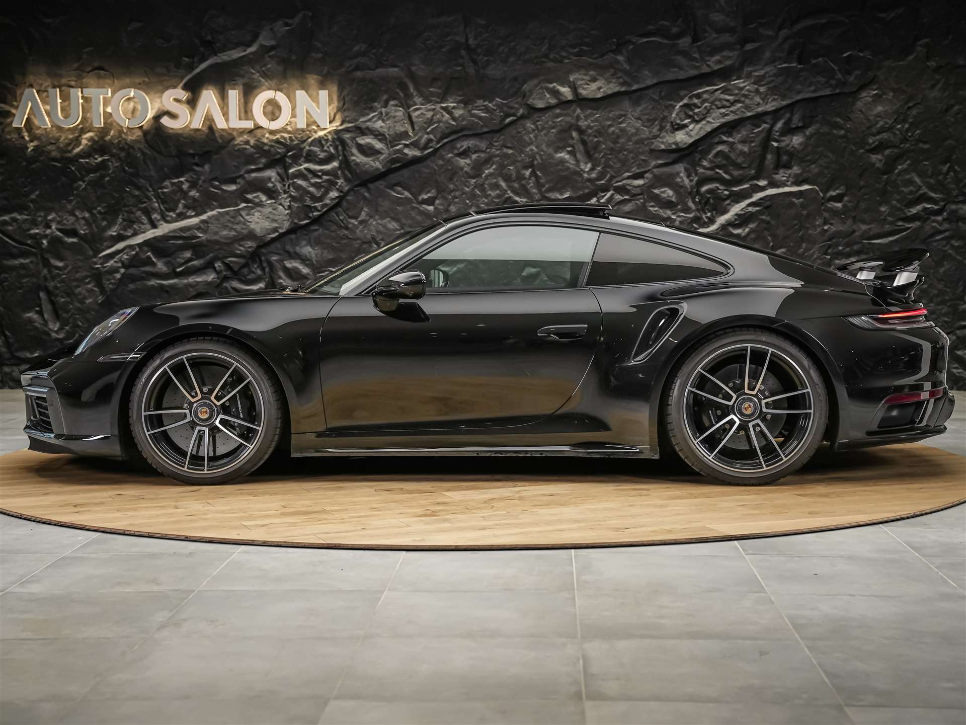 PORSCHE 911 Turbo S PDK *CH Auto*Panorama*Sitzlüftung*Burmester*-image-2